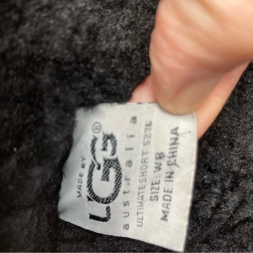 UGG ultimate‎ short black boots size 8